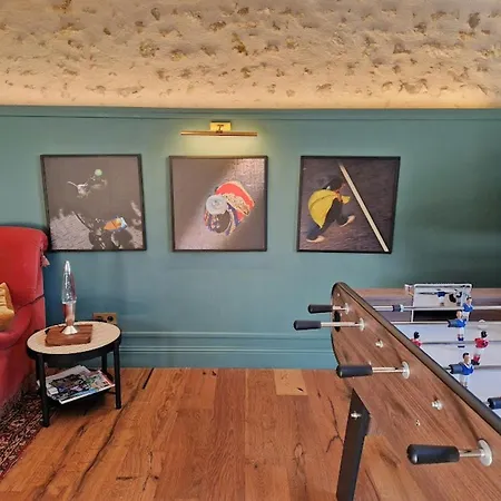 House And Playful Barn * Verrieres (Vienne)