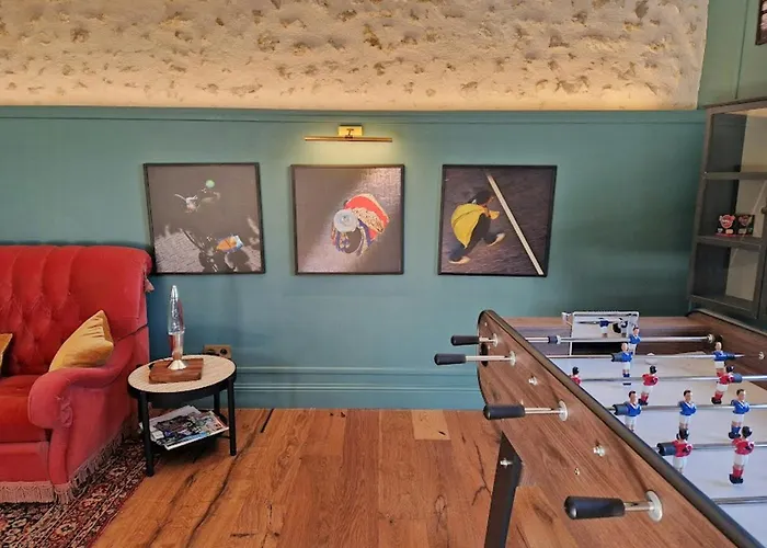 House And Playful Barn * Verrieres (Vienne)